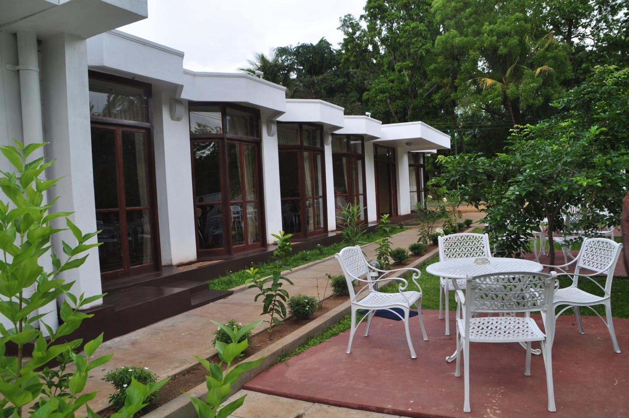 Hotel Melbourne Tourist Rest Anuradhapura Exterior foto